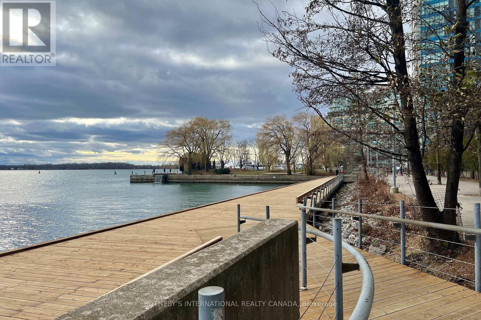 1414 - 55 Harbour Square, Toronto, Ontario  M5J 2L1 - Photo 3 - C12673654