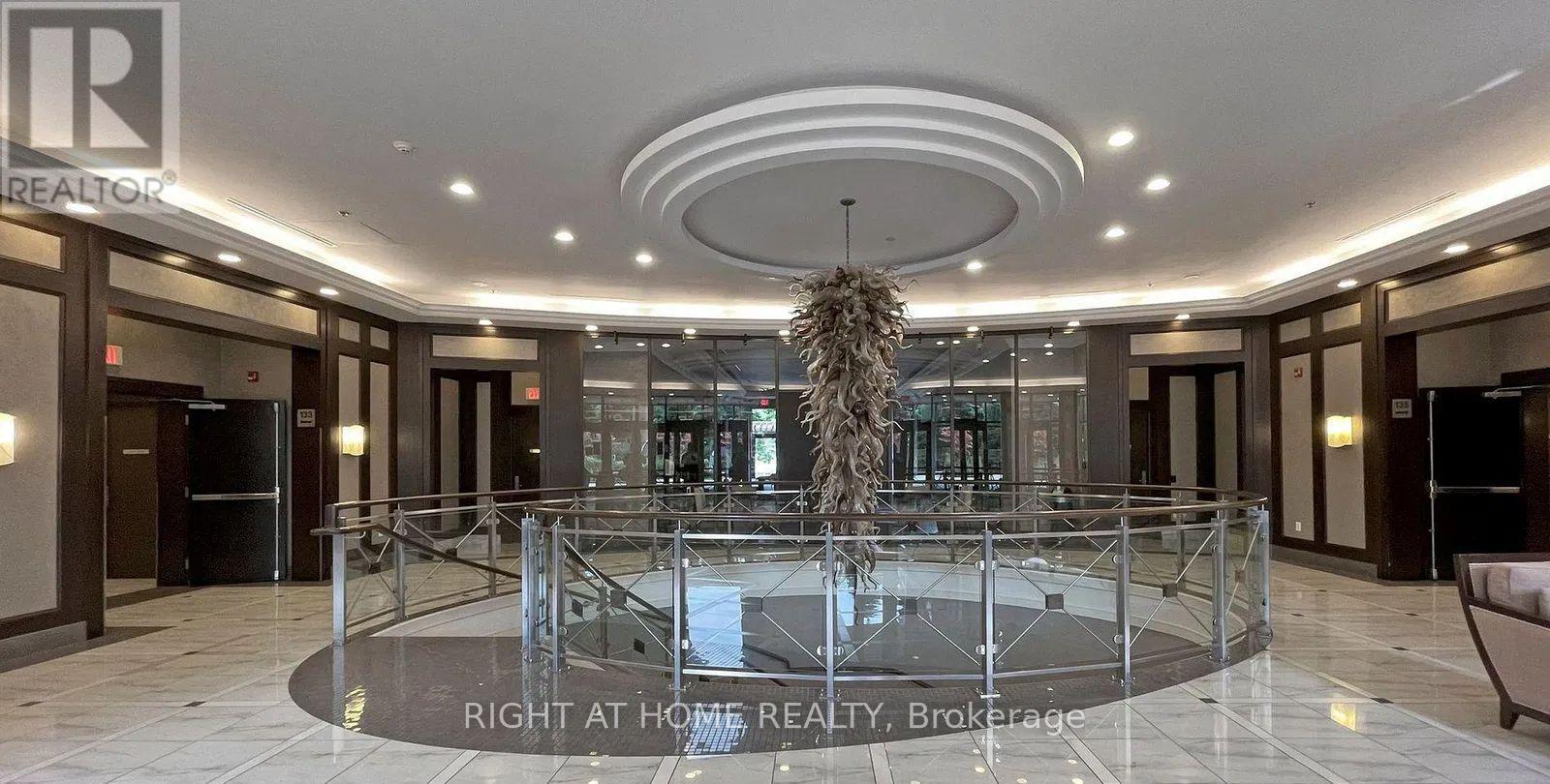 #806 - 135 Wynford Drive, Toronto, Ontario  M3C 0J4 - Photo 2 - C12673668