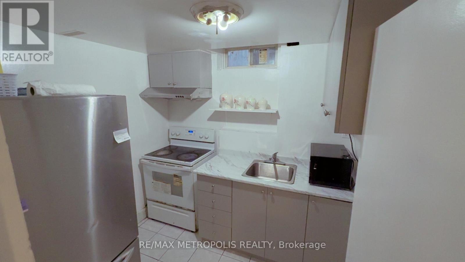 Bsmt - 78 Crittenden Square, Toronto (Malvern), Ontario  M1B 1V1 - Photo 10 - E12673728