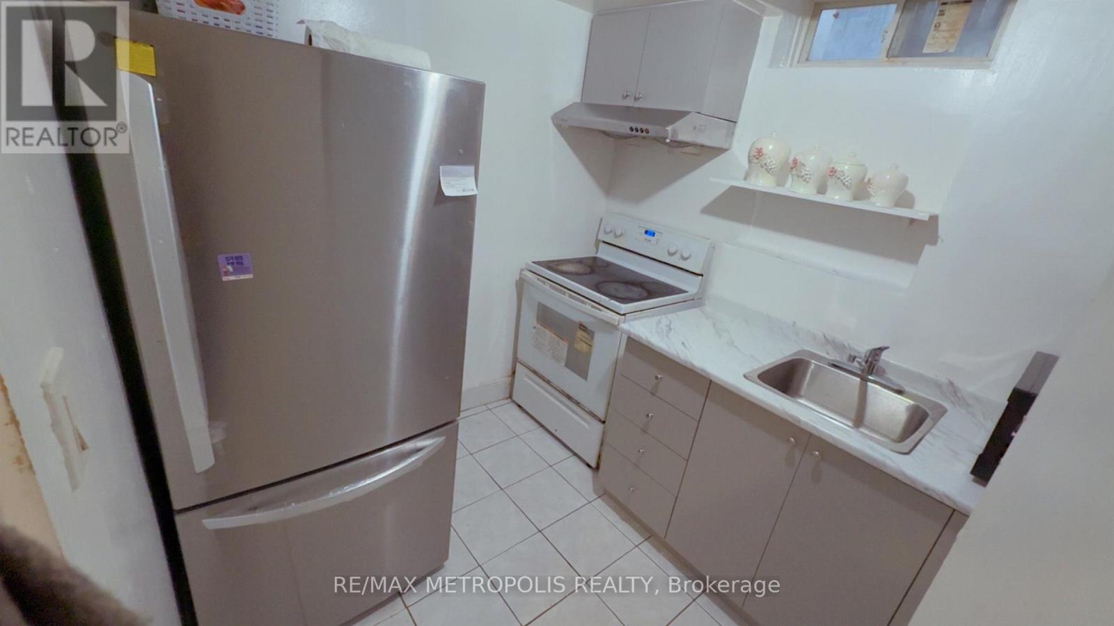 Bsmt - 78 Crittenden Square, Toronto (Malvern), Ontario  M1B 1V1 - Photo 11 - E12673728