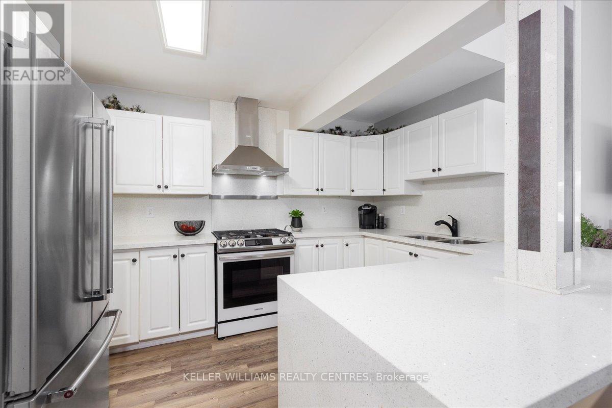 207 South Channel Drive, Georgina (Keswick South), Ontario  L4P 2N4 - Photo 17 - N12673678