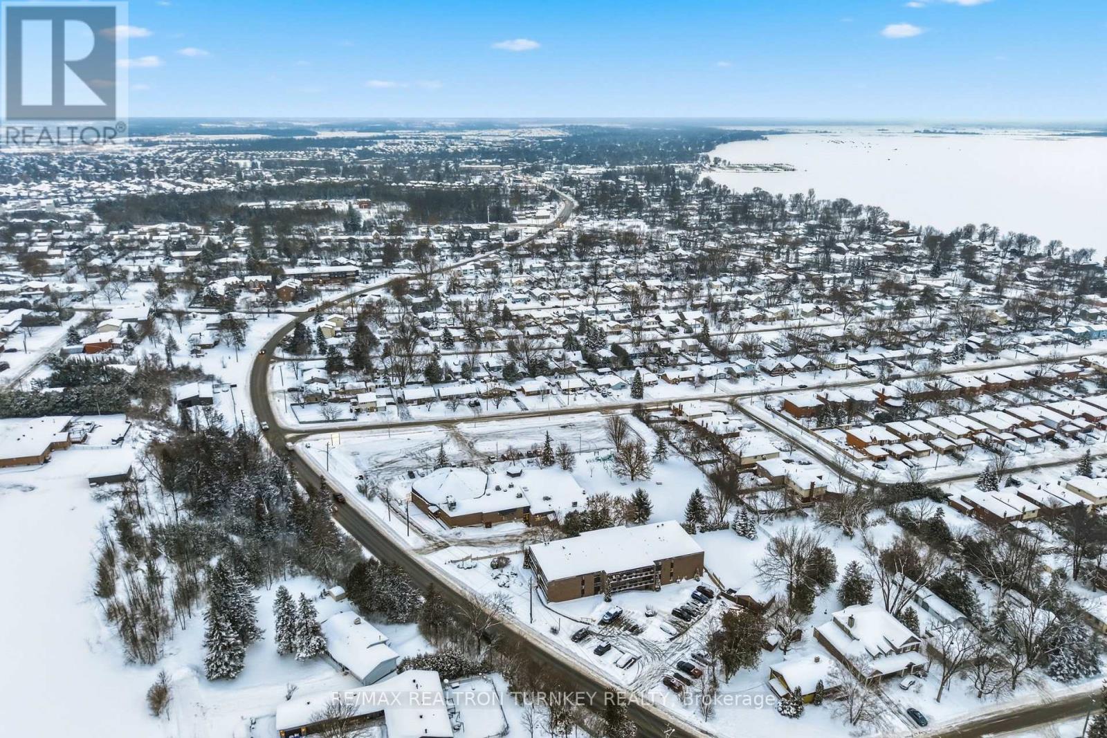 202 - 74 The Queensway S, Georgina, Ontario  L4P 1Z3 - Photo 30 - N12673716