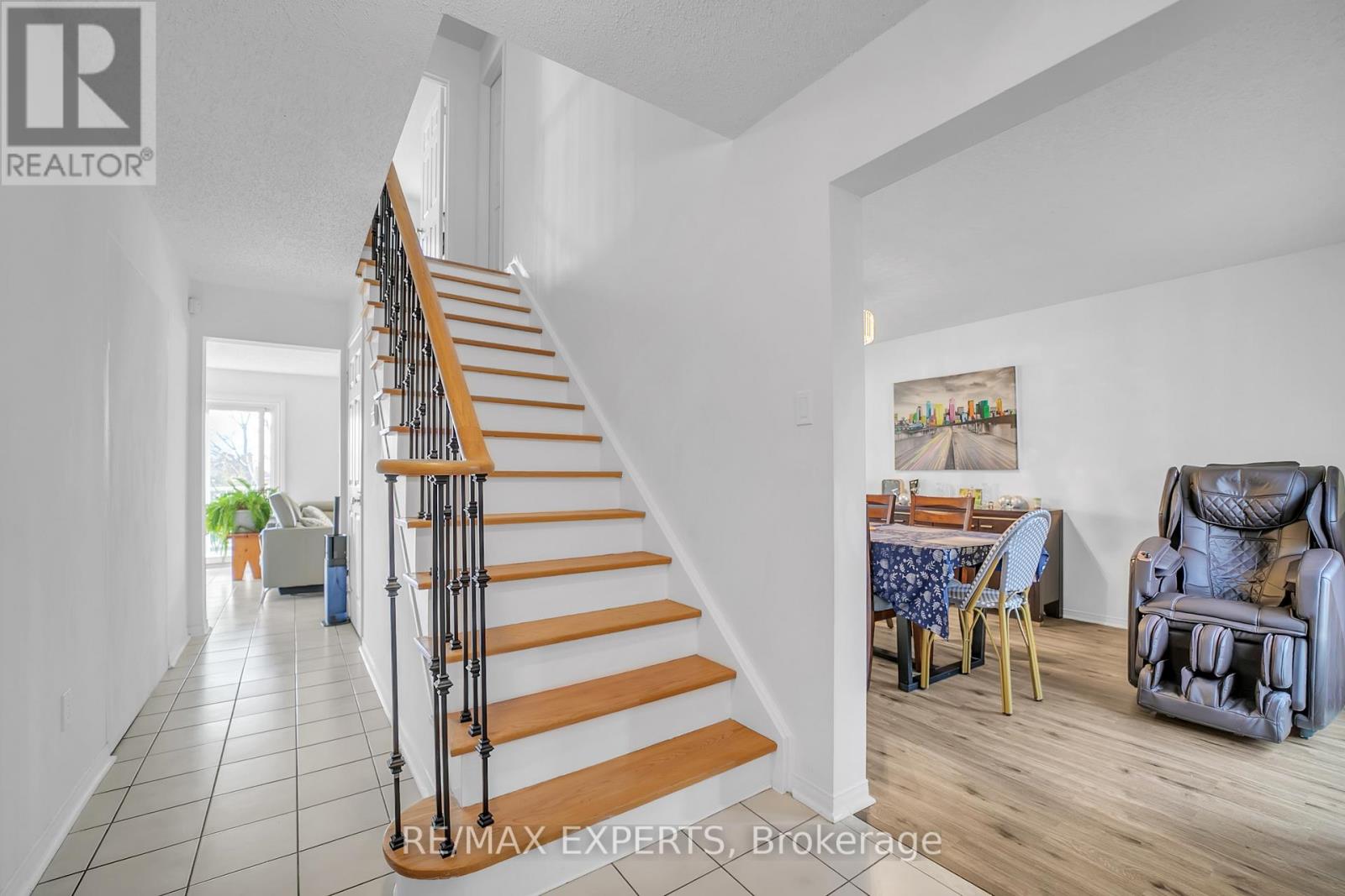 Main - 36 Savage Road, Newmarket, Ontario  L3X 1P7 - Photo 2 - N12673816