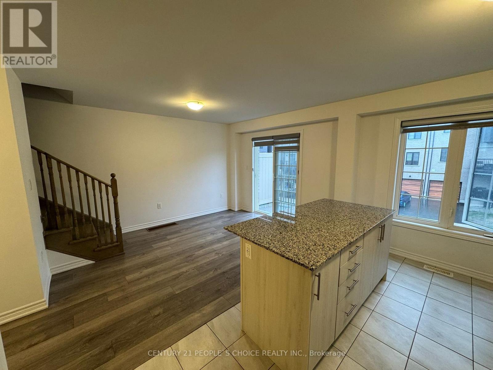 7 Silo Mews, Barrie, Ontario  L9J 0V3 - Photo 11 - S12499064