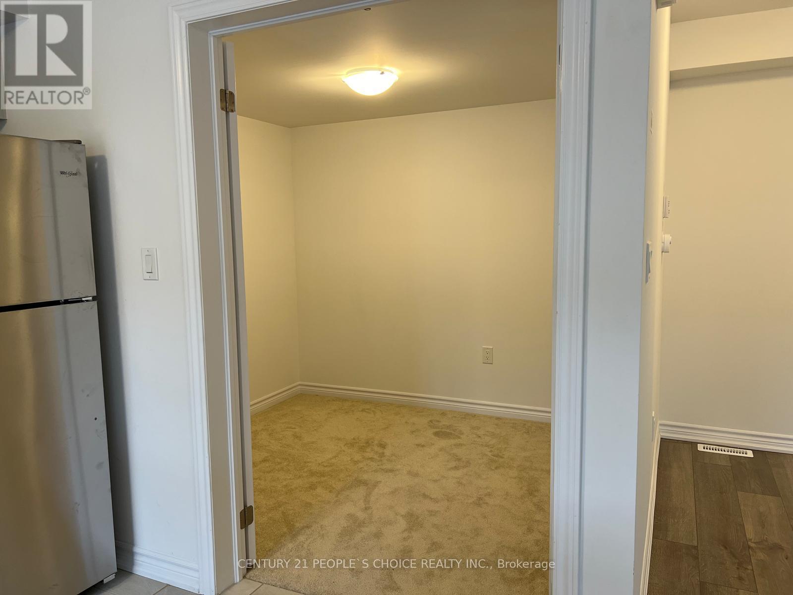 7 Silo Mews, Barrie, Ontario  L9J 0V3 - Photo 12 - S12499064