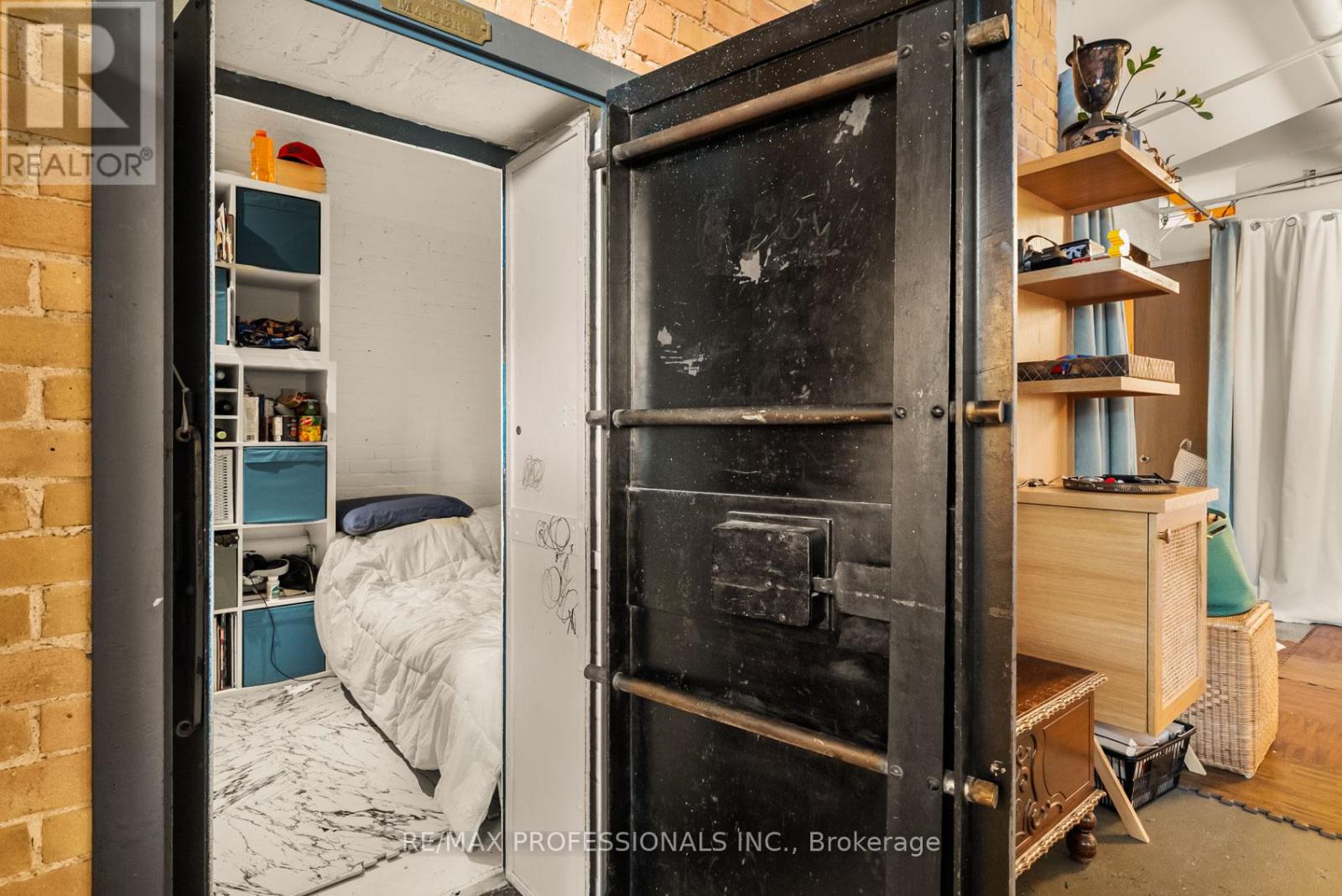 G3 - 10 Morrow Avenue, Toronto, Ontario  M6R 2J1 - Photo 19 - W12602590