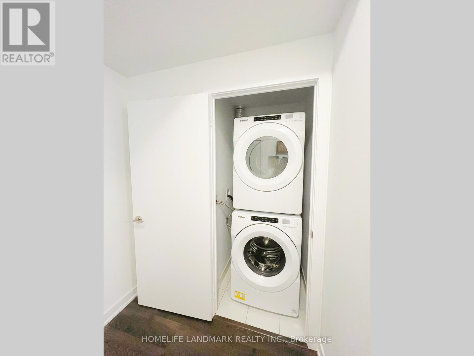 125 - 251 Manitoba Street, Toronto (Mimico), Ontario  M8Y 0C7 - Photo 4 - W12670762