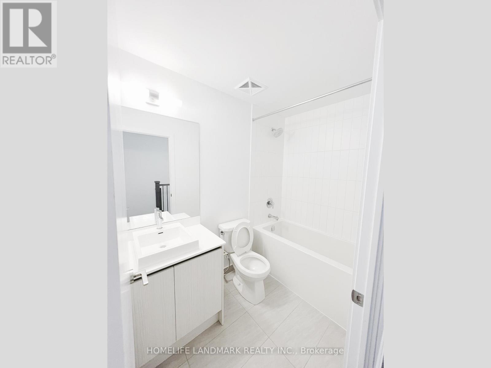 125 - 251 Manitoba Street, Toronto (Mimico), Ontario  M8Y 0C7 - Photo 9 - W12670762