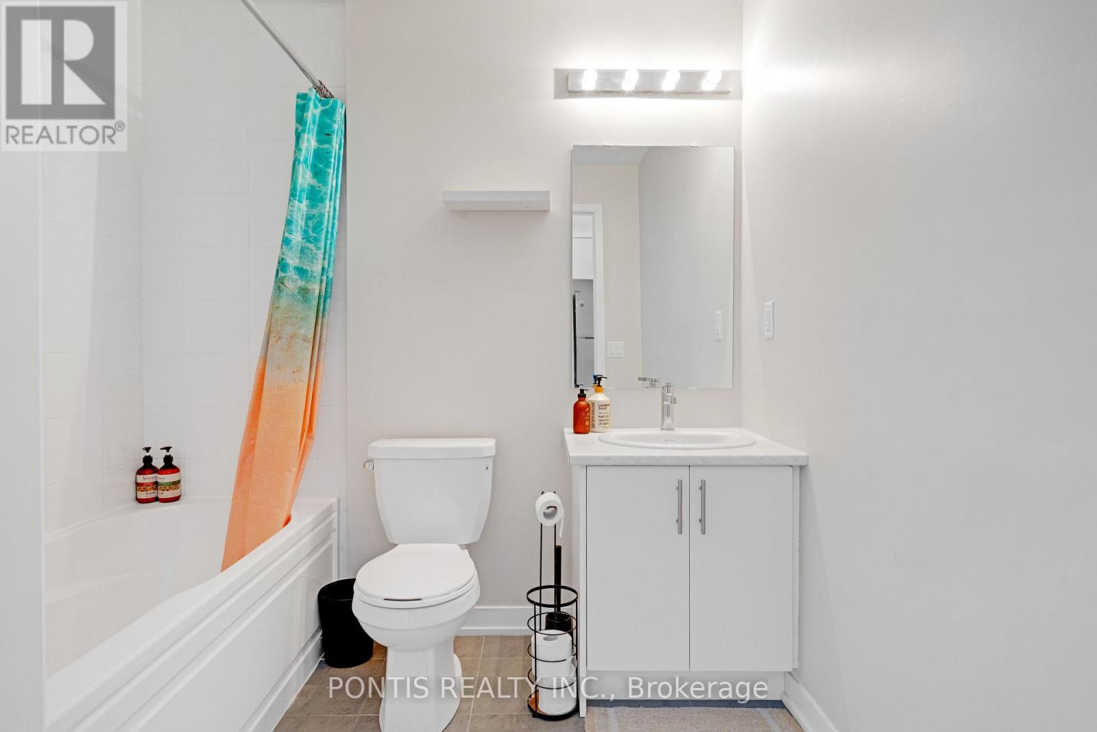 320 - 3401 Ridgeway Drive, Mississauga (Erin Mills), Ontario  L5L 5T3 - Photo 8 - W12673666