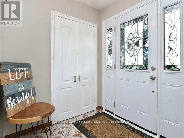 14 Terra Cotta Crescent, Brampton (Brampton East), Ontario  L6W 1C1 - Photo 2 - W12673702