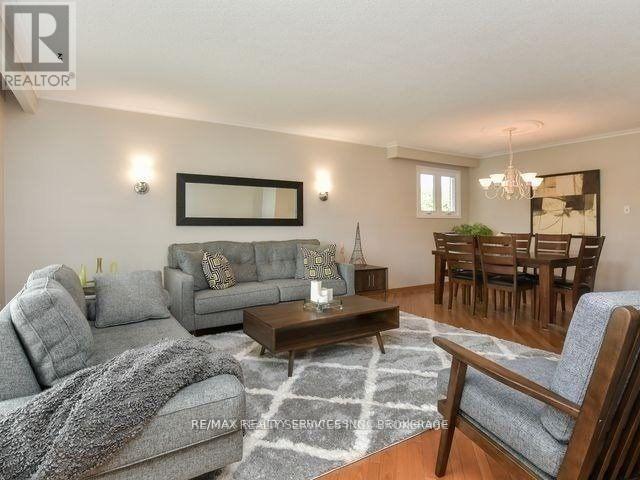 14 Terra Cotta Crescent, Brampton (Brampton East), Ontario  L6W 1C1 - Photo 4 - W12673702