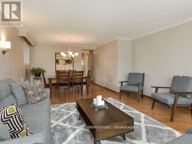 14 Terra Cotta Crescent, Brampton (Brampton East), Ontario  L6W 1C1 - Photo 7 - W12673702