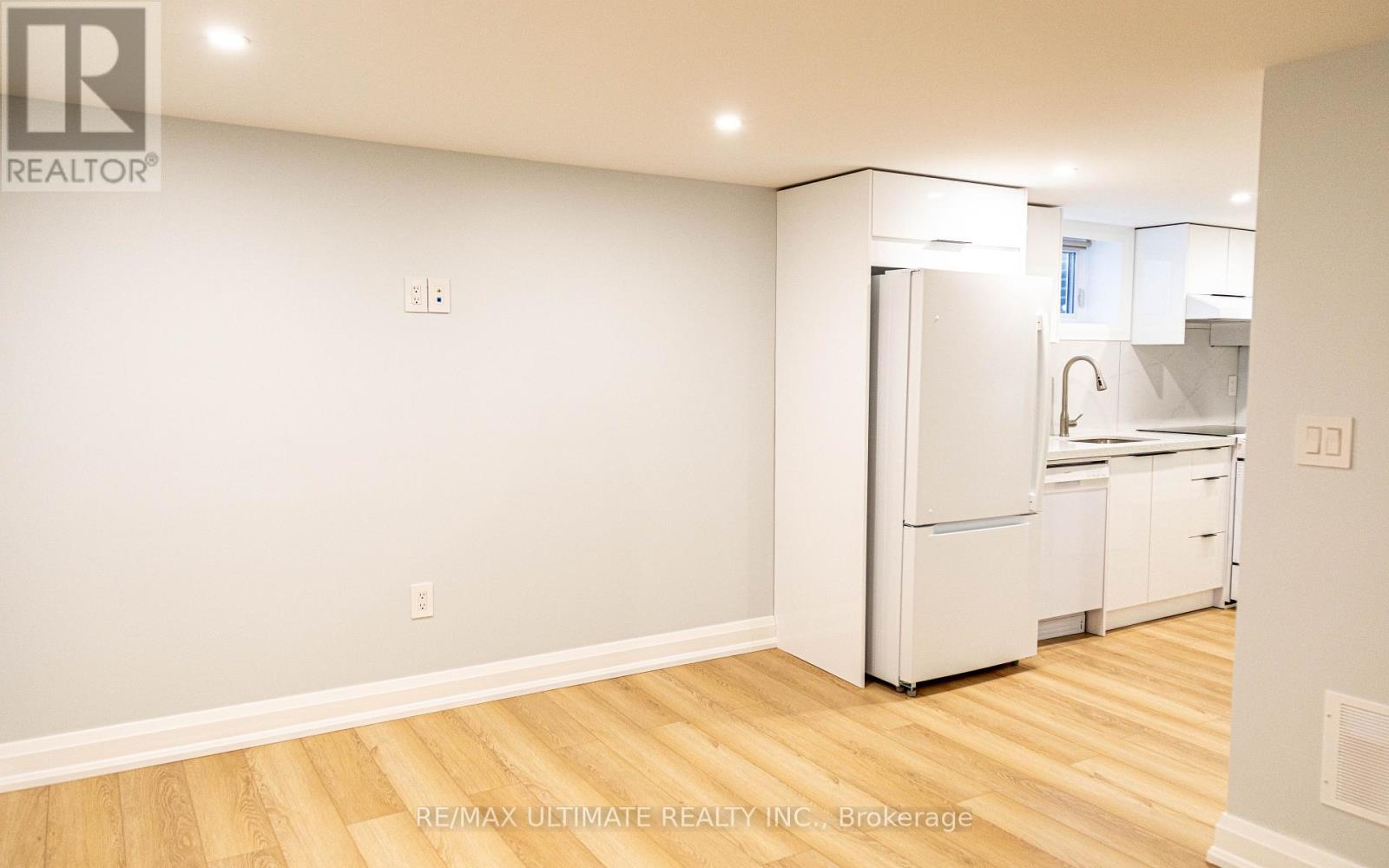 Lower - 103 Tavistock Road, Toronto, Ontario  M3M 2P1 - Photo 7 - W12673760