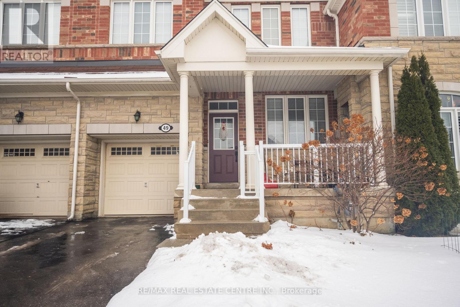 49 Wardsville Drive, Brampton, Ontario  L6Y 0T7 - Photo 4 - W12673764
