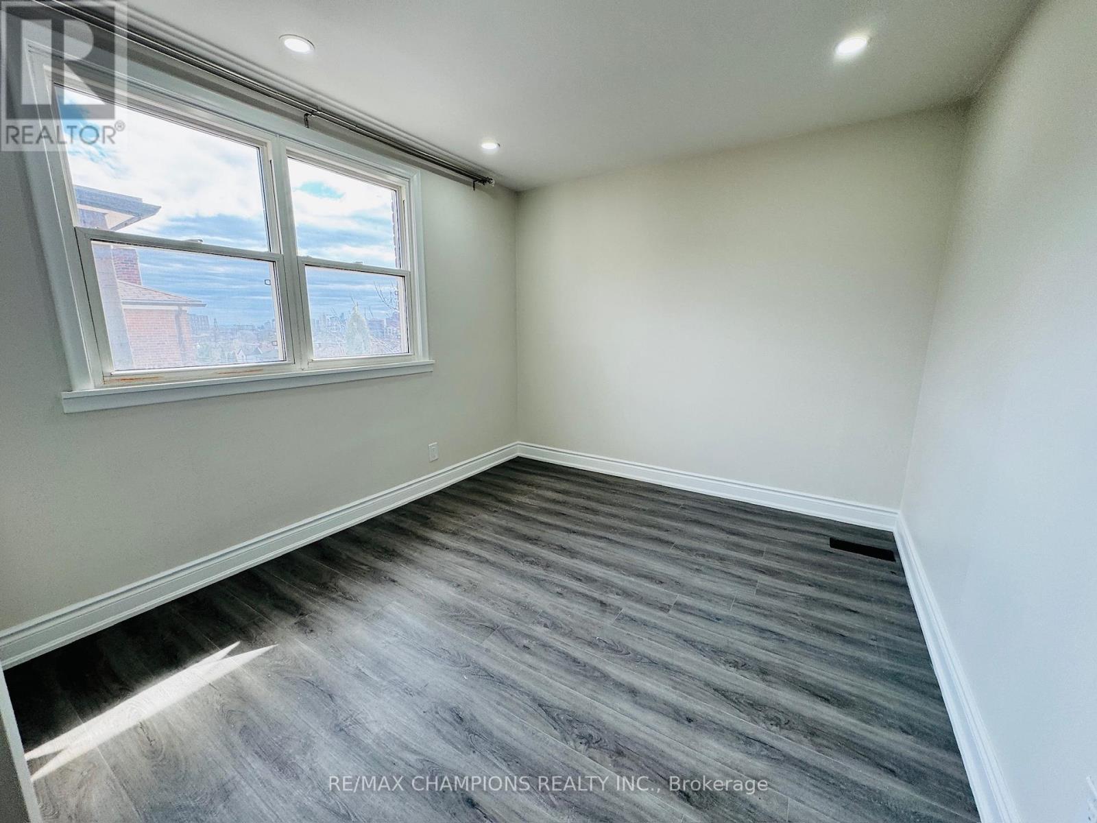 2nd Flr - 196 Caledonia Road, Toronto, Ontario  M6E 4S7 - Photo 16 - W12673766