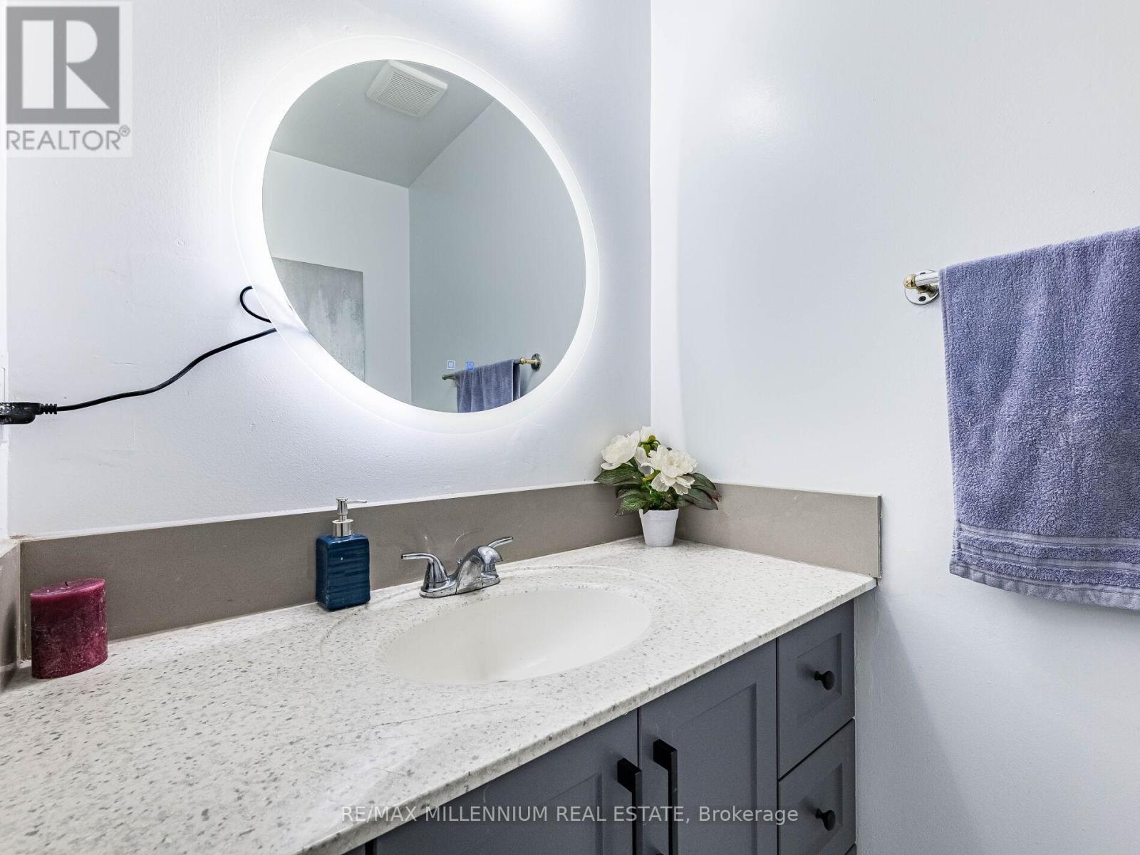 35 Scottsdale Court, Brampton, Ontario  L6W 3R8 - Photo 20 - W12673776