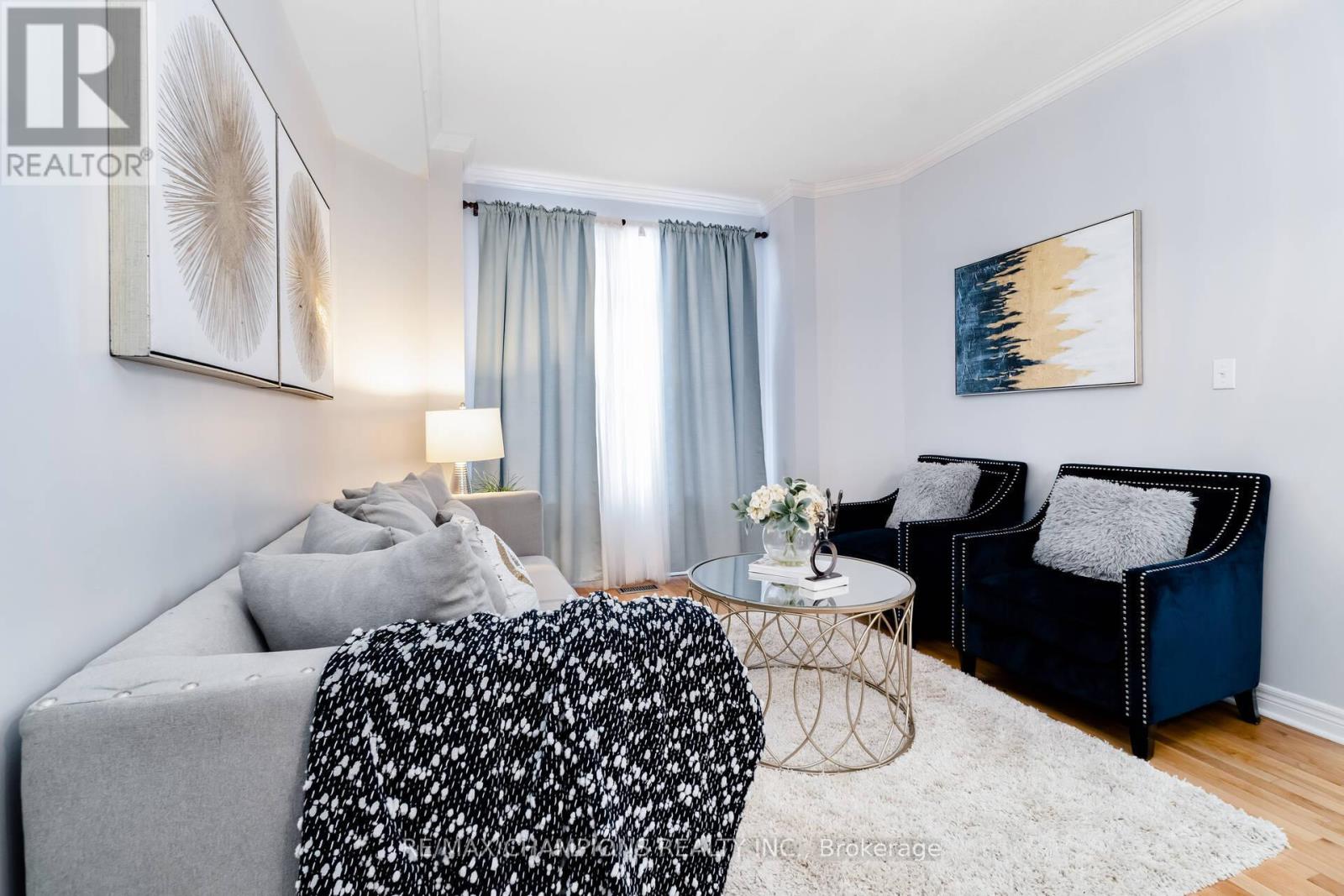 Upper - 32 Vernet Crescent, Brampton, Ontario  L6P 1Z5 - Photo 10 - W12673836