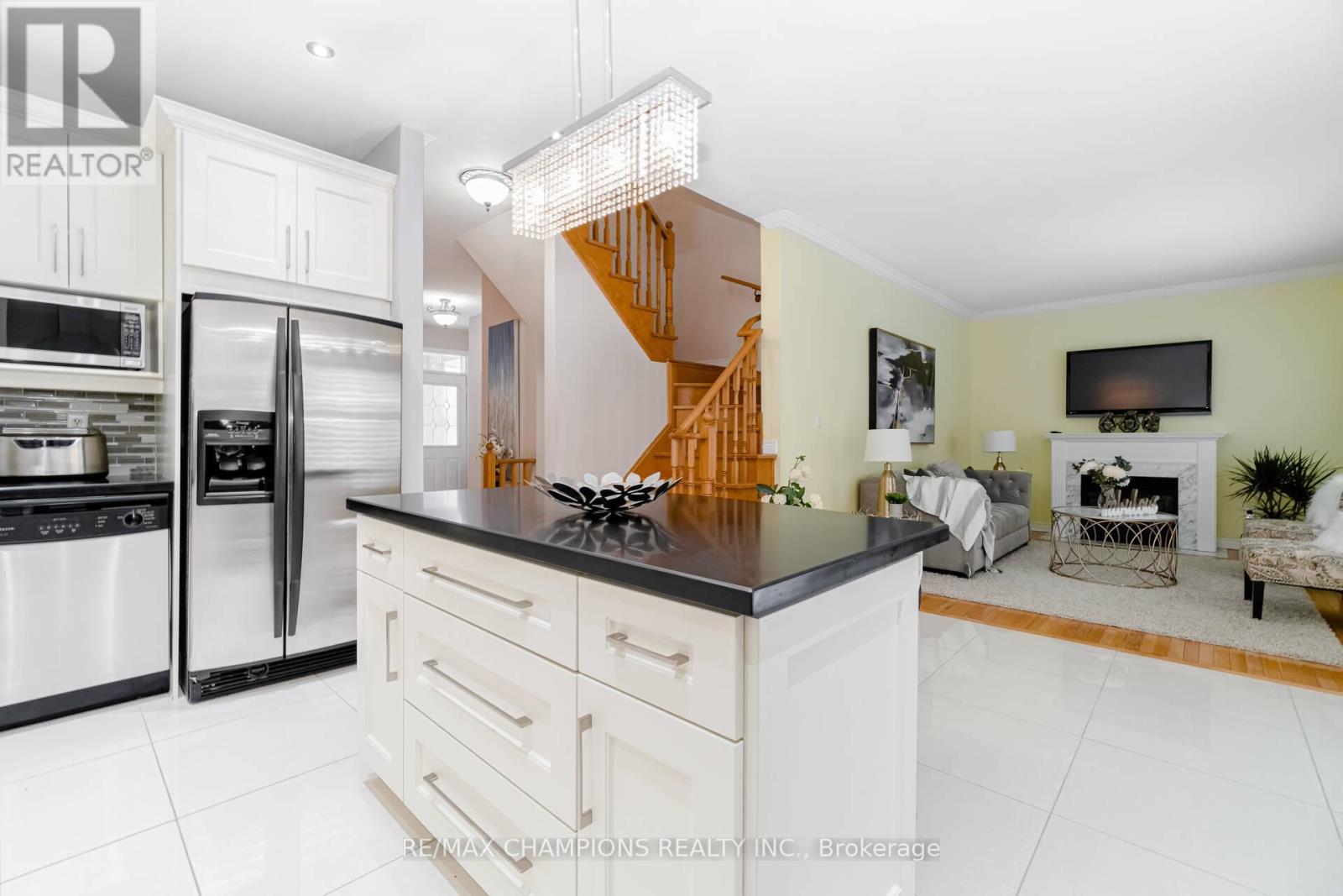 Upper - 32 Vernet Crescent, Brampton, Ontario  L6P 1Z5 - Photo 16 - W12673836