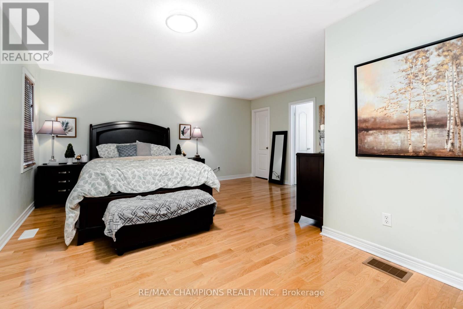 Upper - 32 Vernet Crescent, Brampton, Ontario  L6P 1Z5 - Photo 25 - W12673836