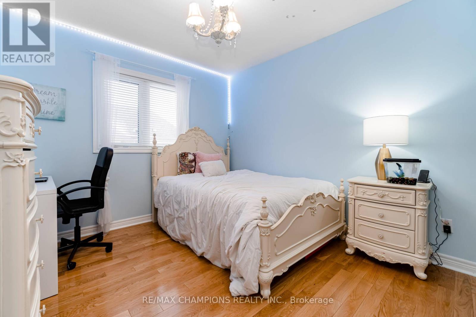 Upper - 32 Vernet Crescent, Brampton, Ontario  L6P 1Z5 - Photo 30 - W12673836