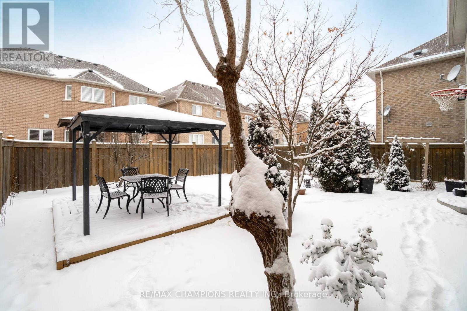 Upper - 32 Vernet Crescent, Brampton, Ontario  L6P 1Z5 - Photo 34 - W12673836