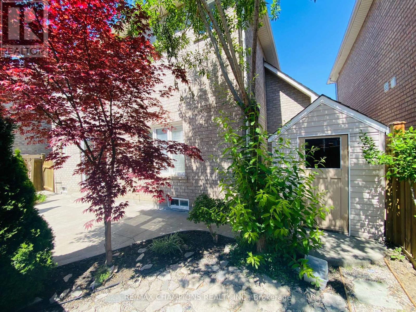 Upper - 32 Vernet Crescent, Brampton, Ontario  L6P 1Z5 - Photo 39 - W12673836