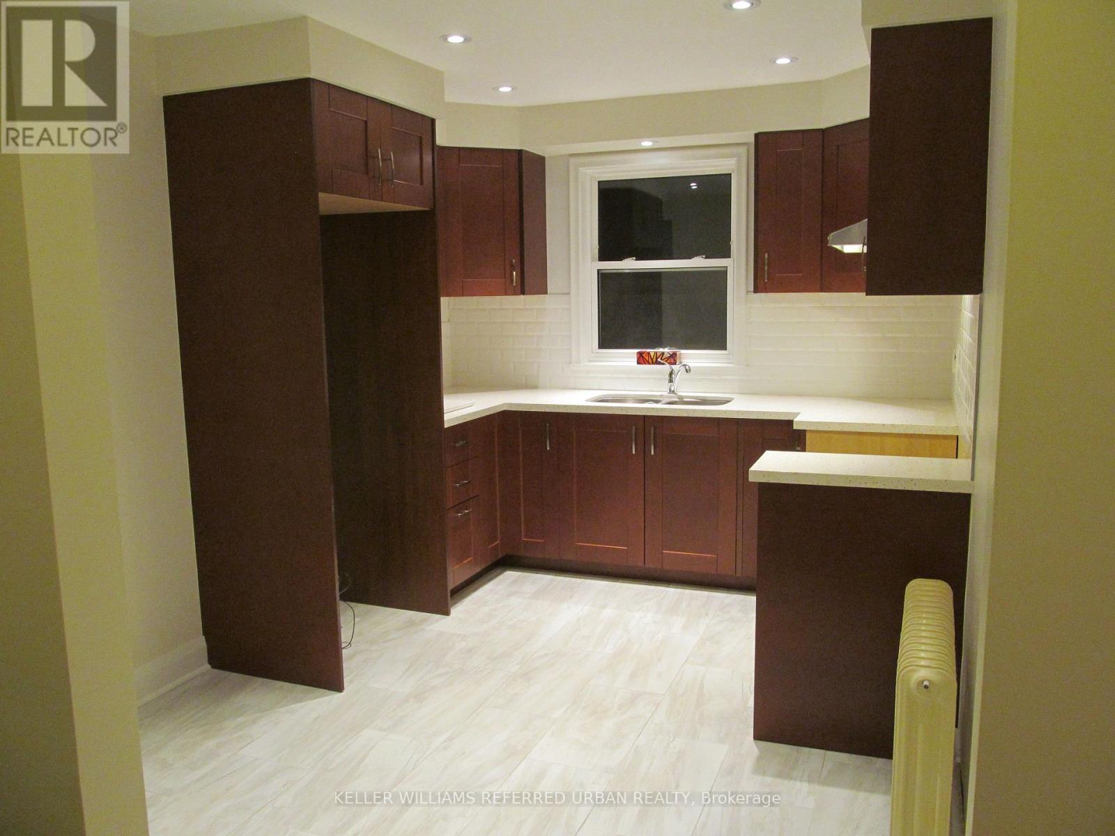 90 Portland Street, Toronto, Ontario  M8Y 1A7 - Photo 21 - W12673128