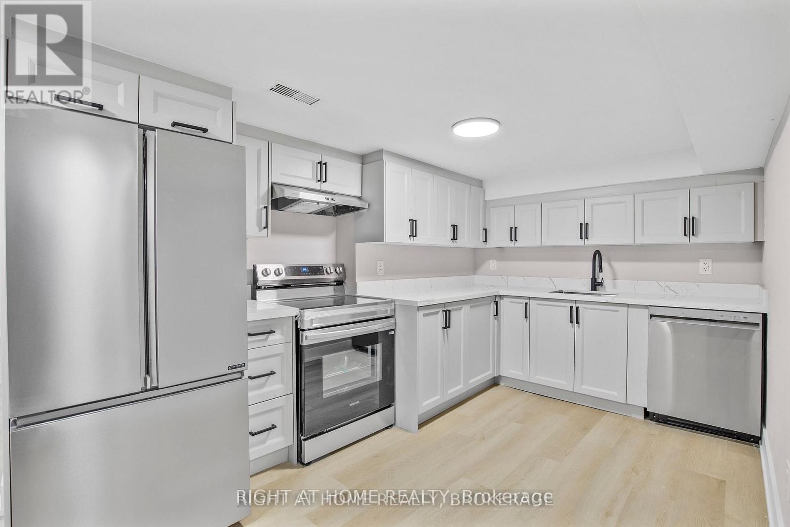 347 Mapledene Drive, Hamilton, Ontario  L9G 2K3 - Photo 33 - X12673670