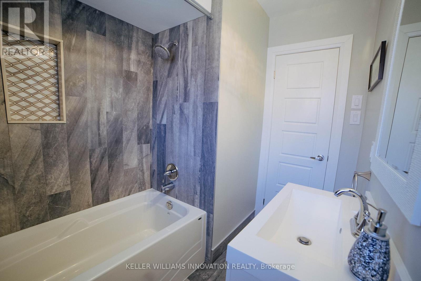 Upper - 192 Glen Road, Kitchener, Ontario  N2M 3G2 - Photo 21 - X12673674