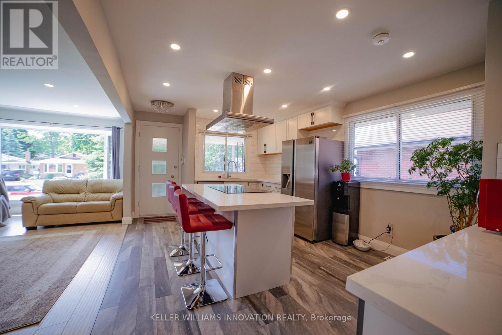 Upper - 192 Glen Road, Kitchener, Ontario  N2M 3G2 - Photo 3 - X12673674