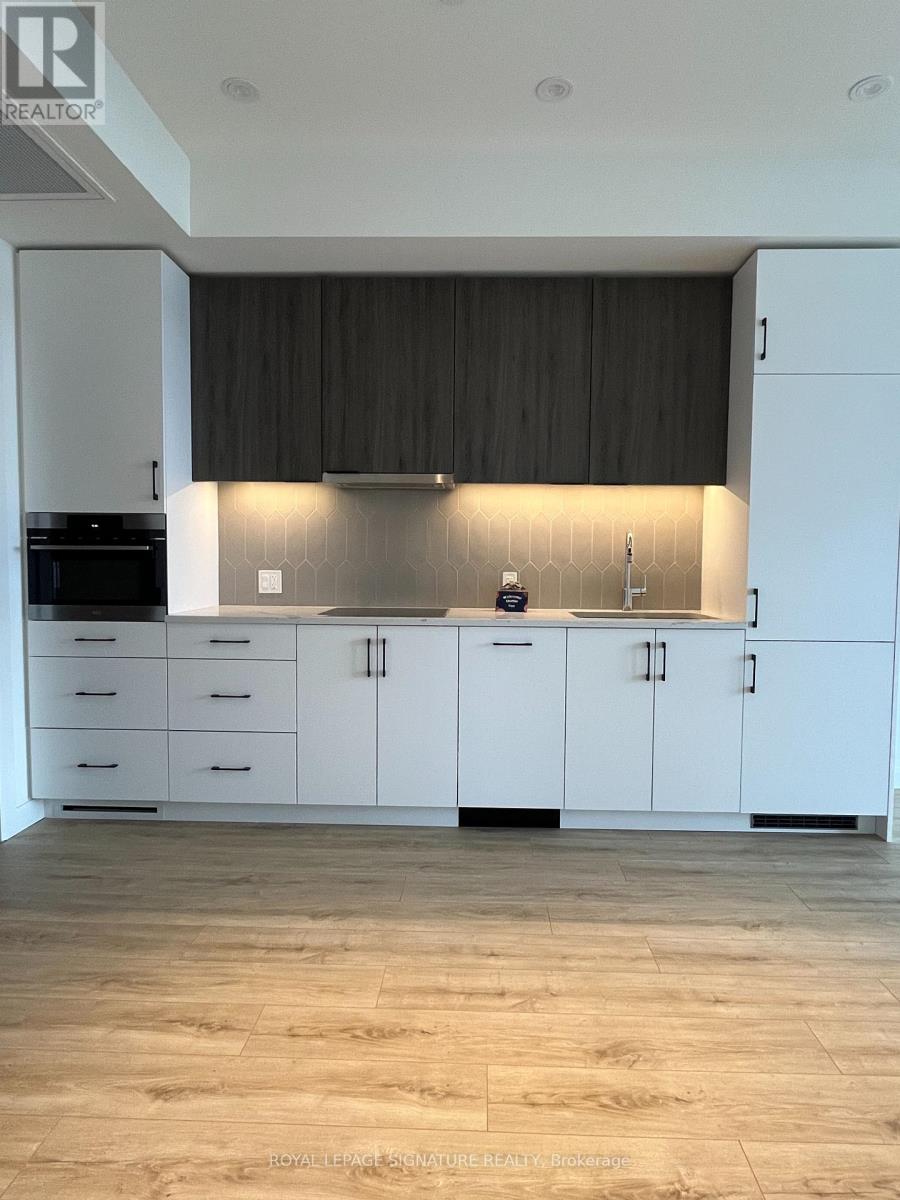 1301 - 741 King Street W, Kitchener, Ontario  N2G 1E5 - Photo 3 - X12673726