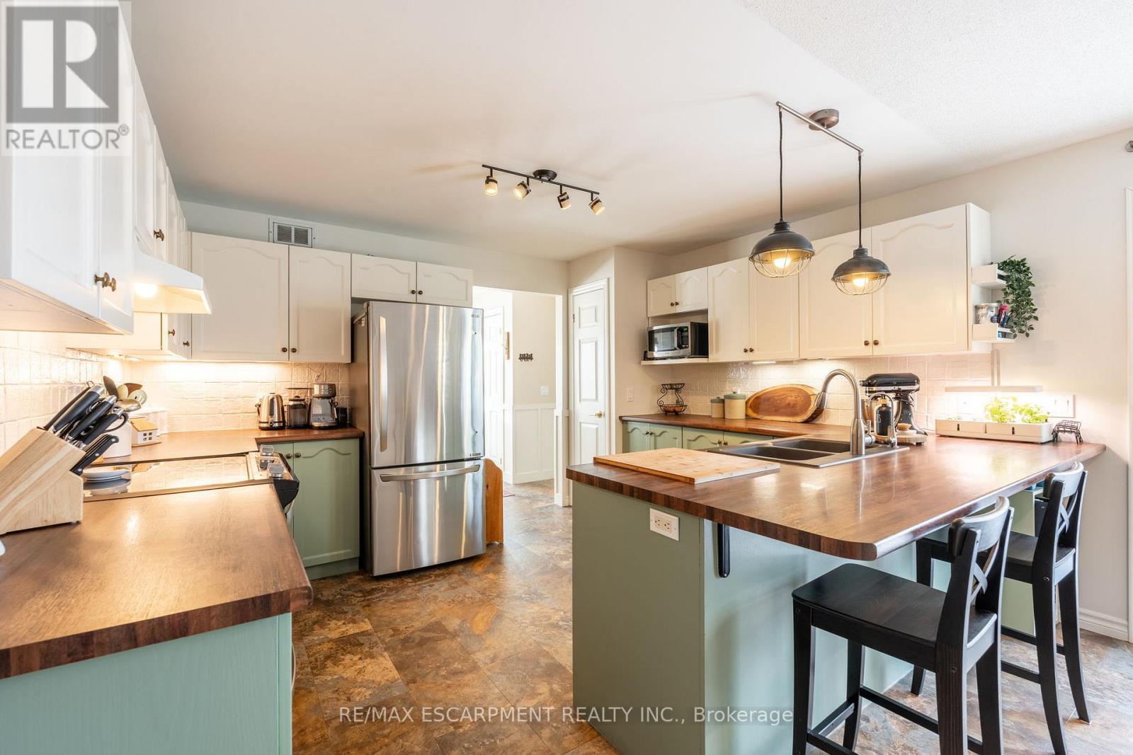 136 Glenariff Drive, Hamilton, Ontario  L8B 1A5 - Photo 17 - X12673748