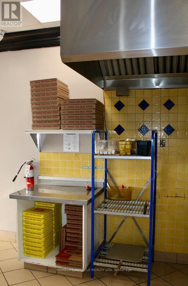 697 Queenston Road, Hamilton, Ontario  L8G 1A1 - Photo 23 - X12673754