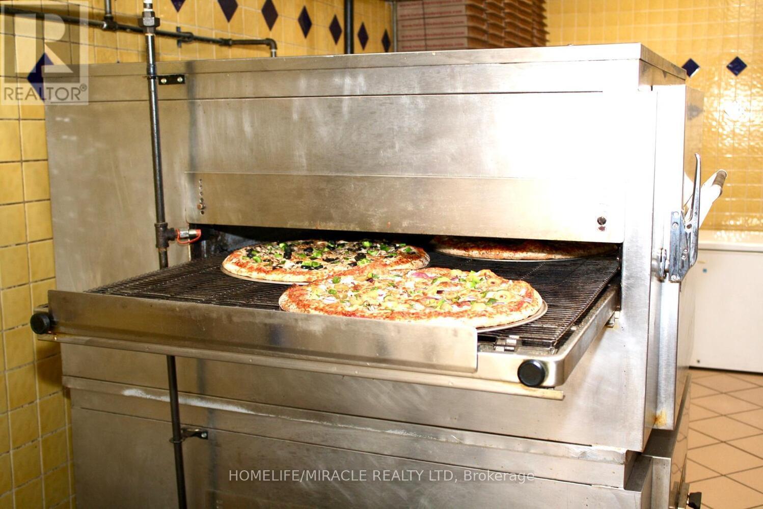 697 Queenston Road, Hamilton, Ontario  L8G 1A1 - Photo 32 - X12673754