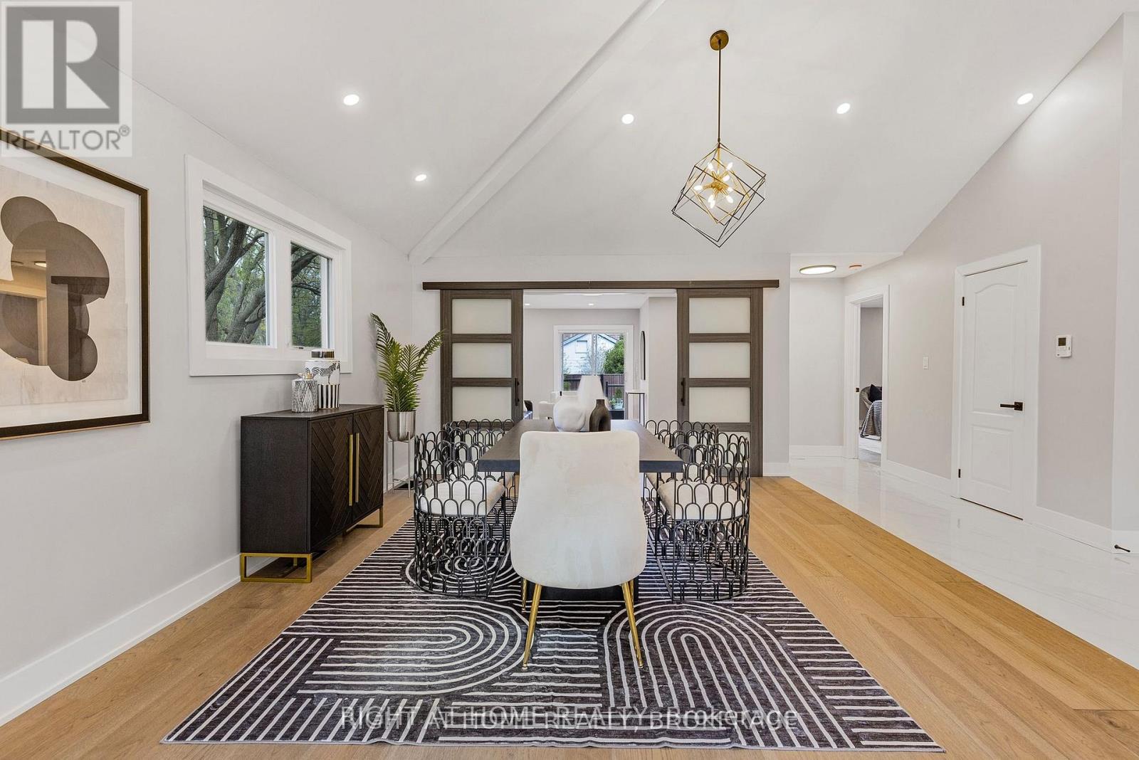 Upper - 347 Mapledene Drive, Hamilton, Ontario  L9G 2K3 - Photo 15 - X12673762