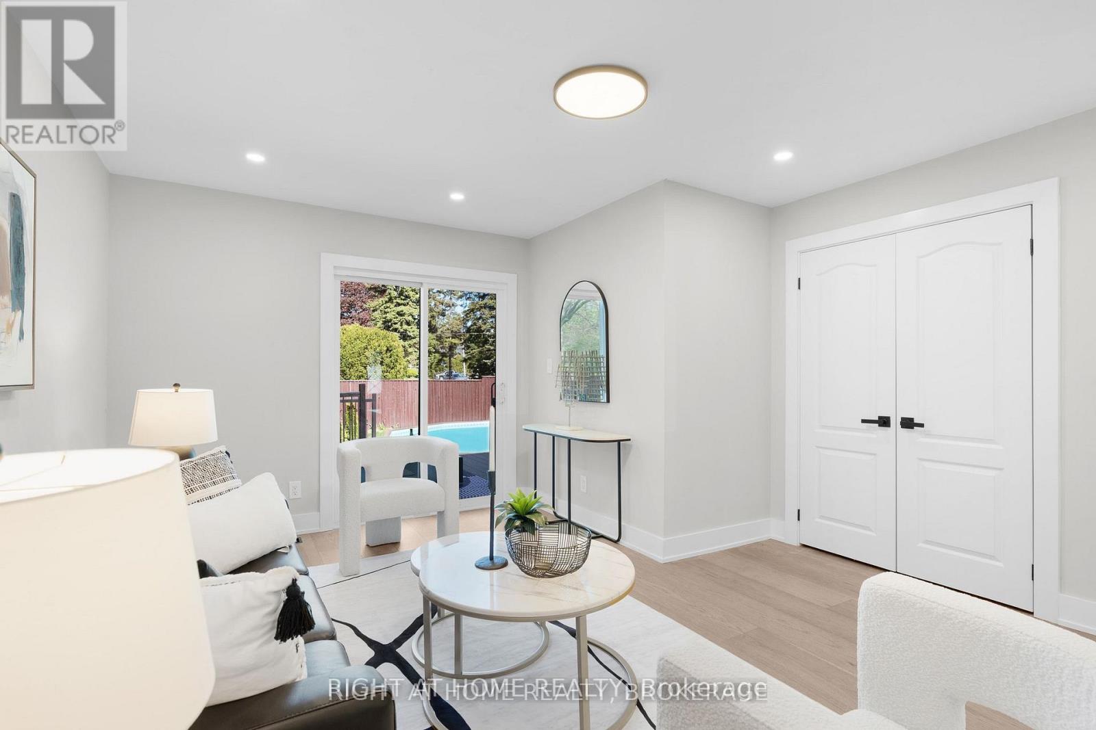 Upper - 347 Mapledene Drive, Hamilton, Ontario  L9G 2K3 - Photo 17 - X12673762