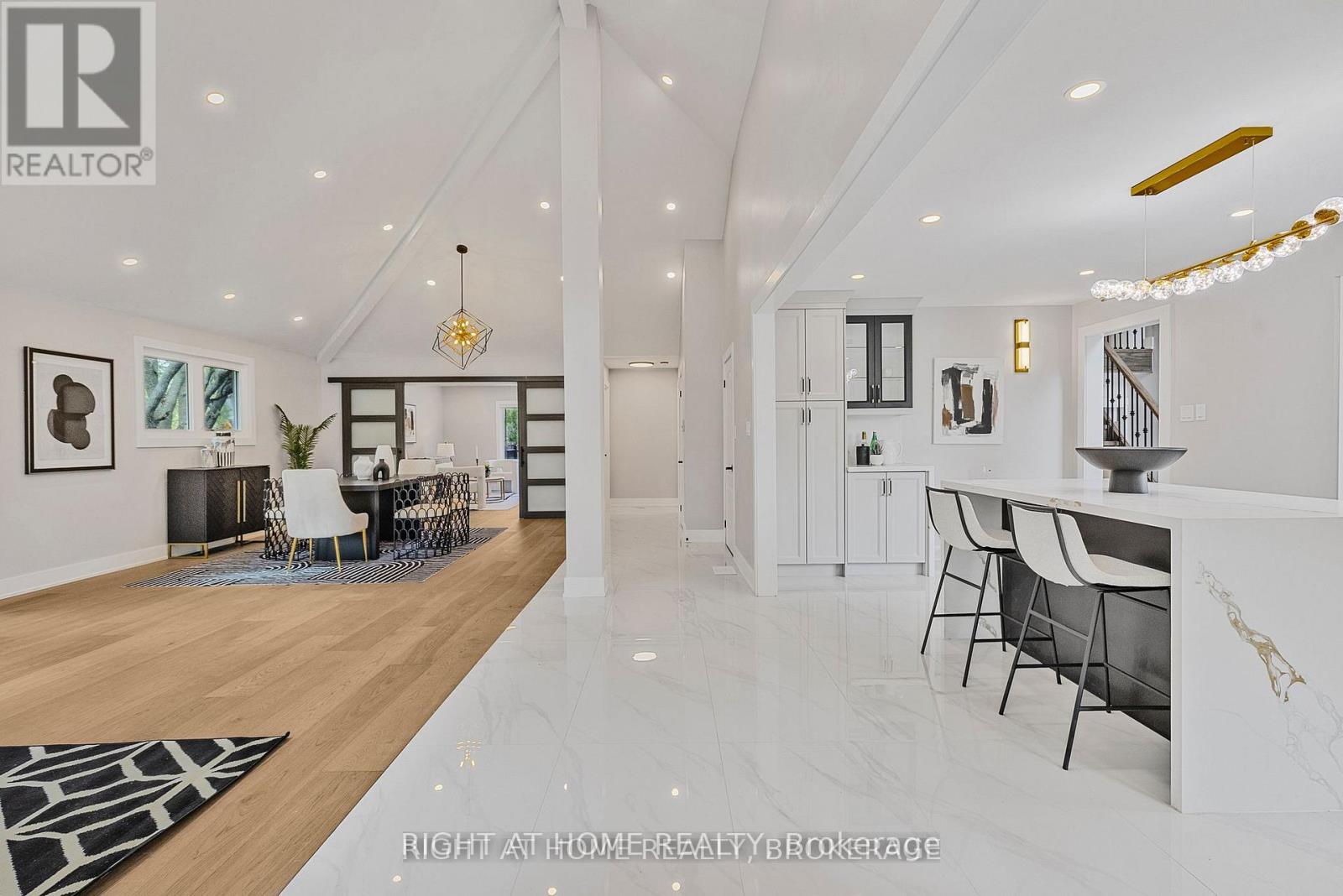 Upper - 347 Mapledene Drive, Hamilton, Ontario  L9G 2K3 - Photo 8 - X12673762