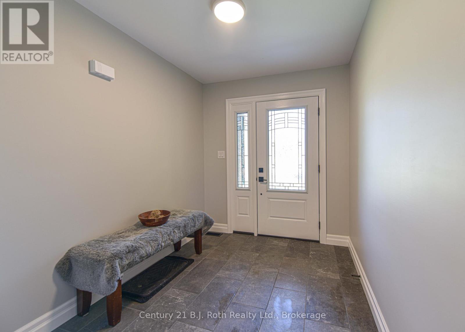 3324 Bramshott Avenue, Severn (West Shore), Ontario  L3V 0V9 - Photo 13 - S12673936