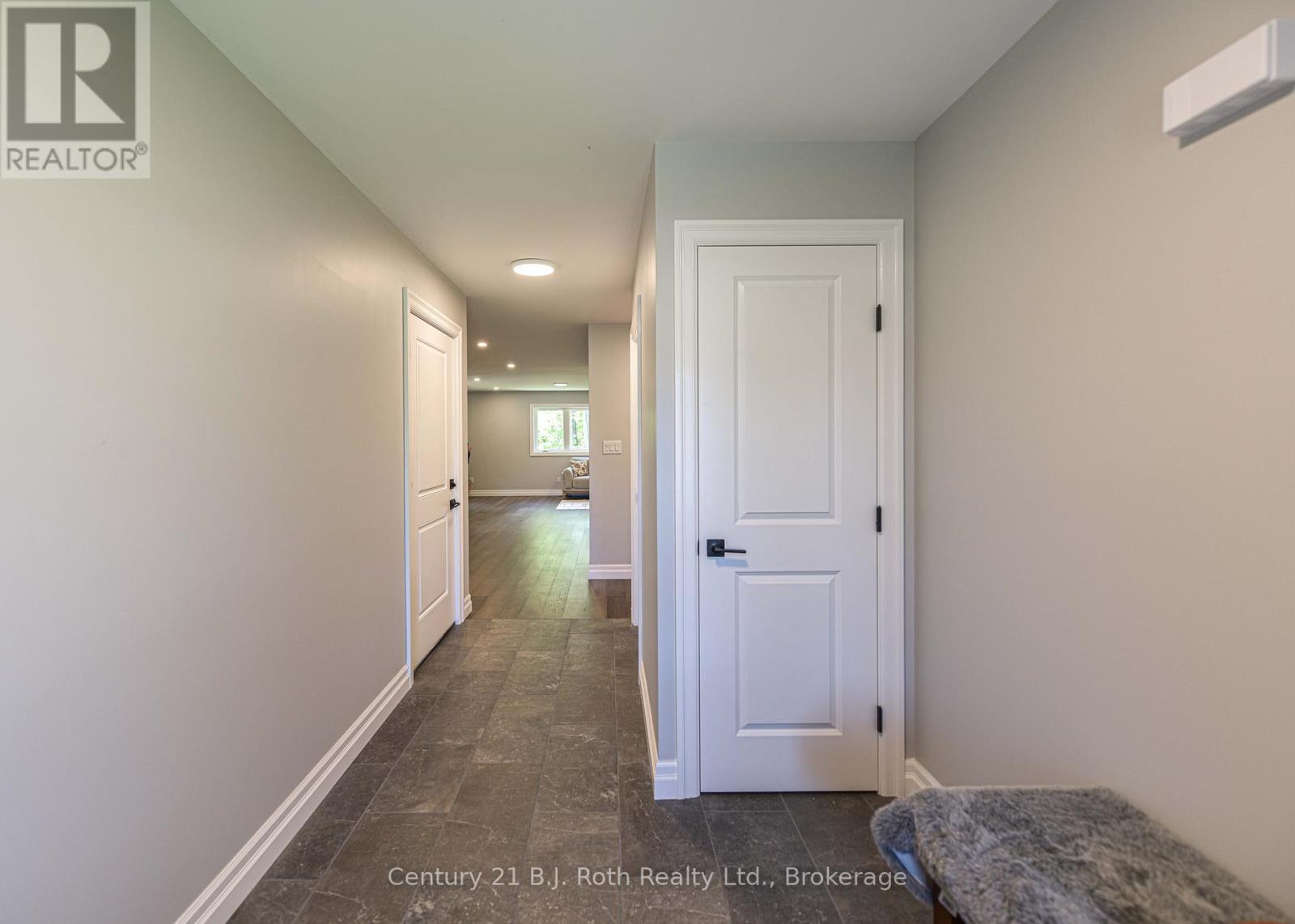 3324 Bramshott Avenue, Severn (West Shore), Ontario  L3V 0V9 - Photo 14 - S12673936