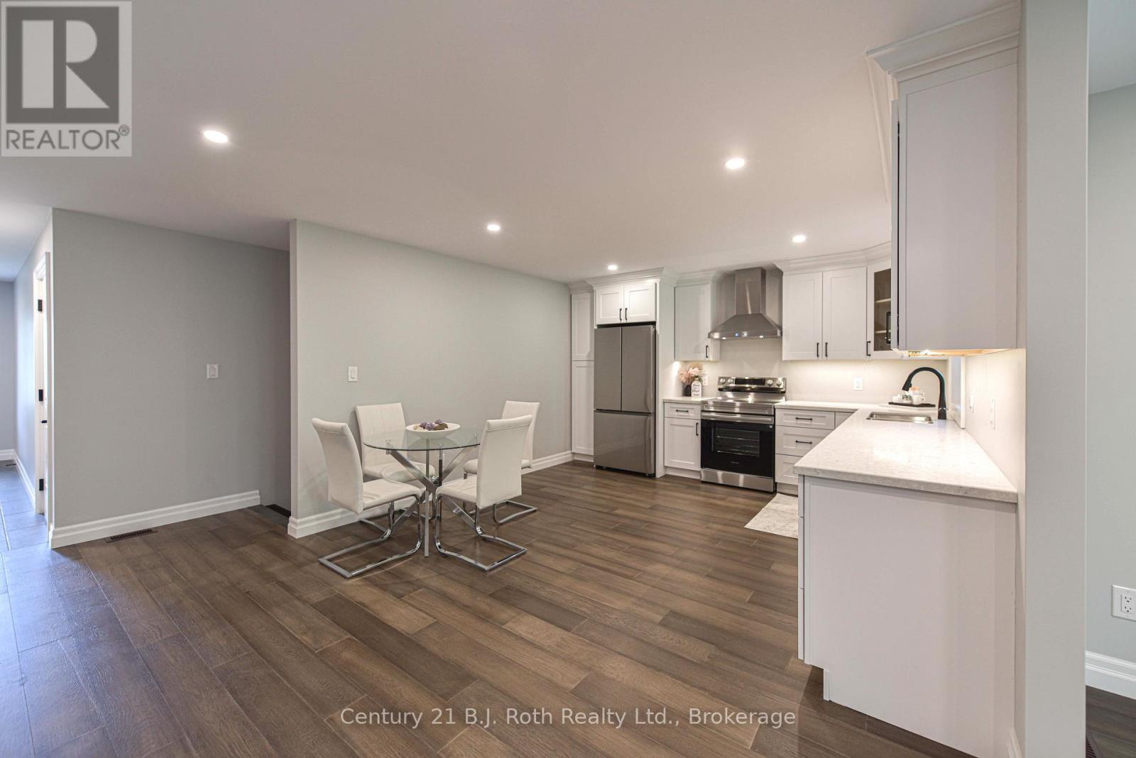 3324 Bramshott Avenue, Severn (West Shore), Ontario  L3V 0V9 - Photo 16 - S12673936