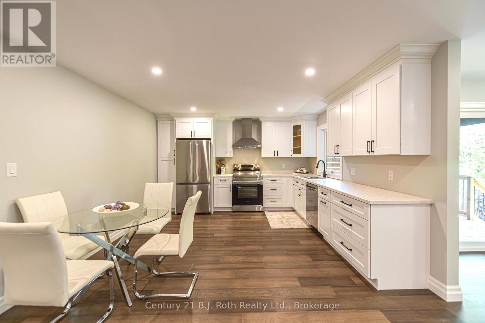 3324 Bramshott Avenue, Severn (West Shore), Ontario  L3V 0V9 - Photo 18 - S12673936