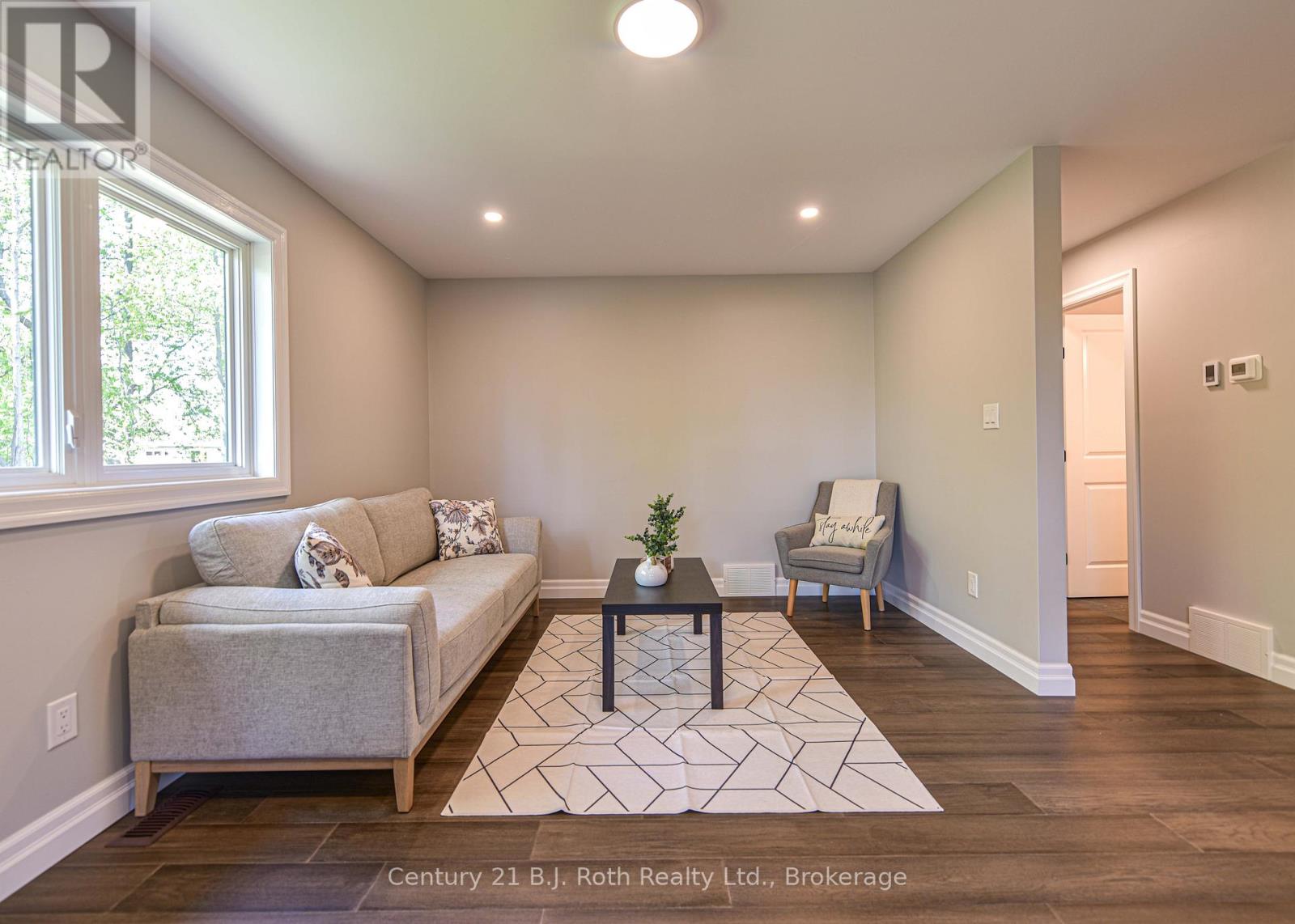 3324 Bramshott Avenue, Severn (West Shore), Ontario  L3V 0V9 - Photo 26 - S12673936