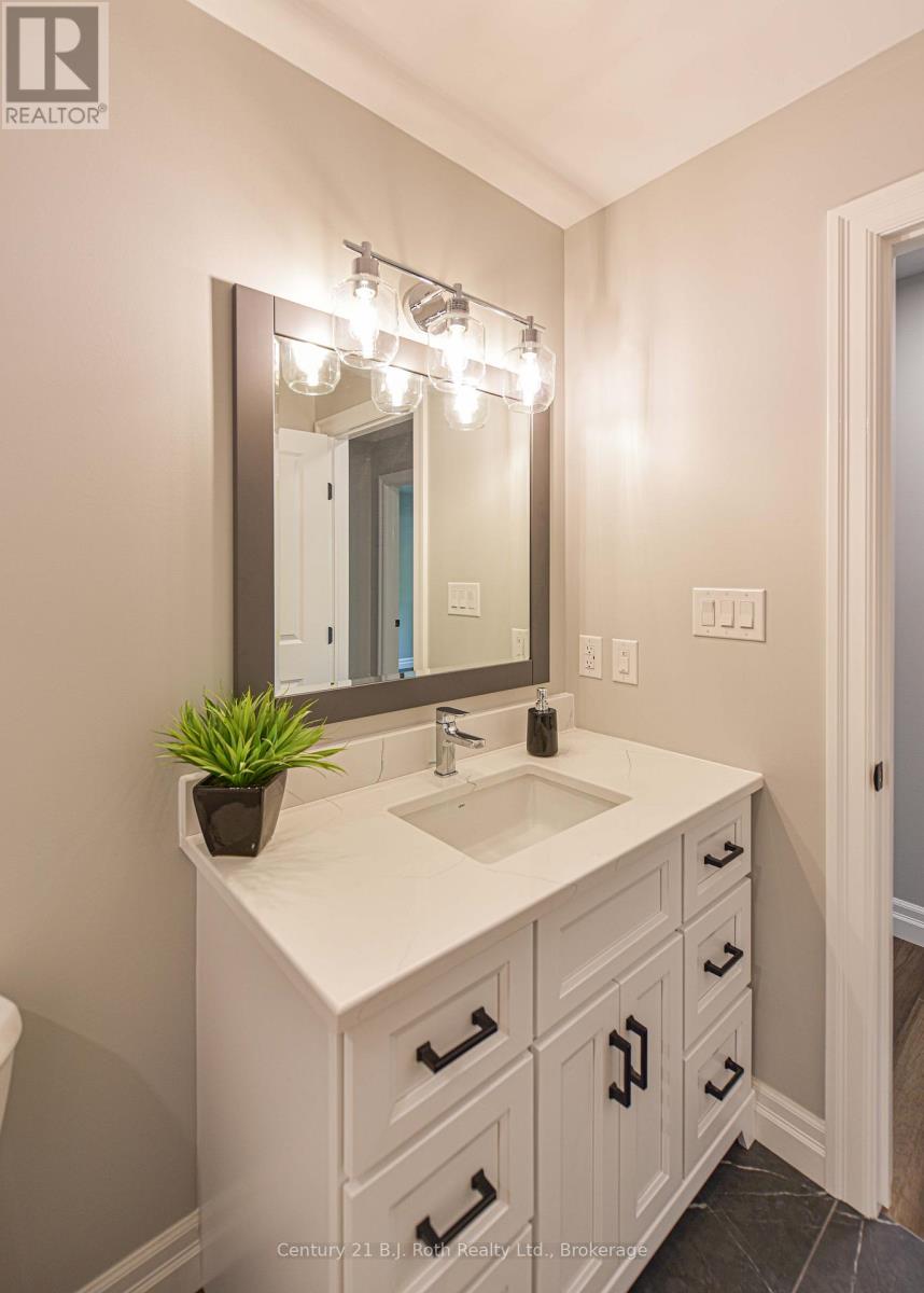 3324 Bramshott Avenue, Severn (West Shore), Ontario  L3V 0V9 - Photo 30 - S12673936