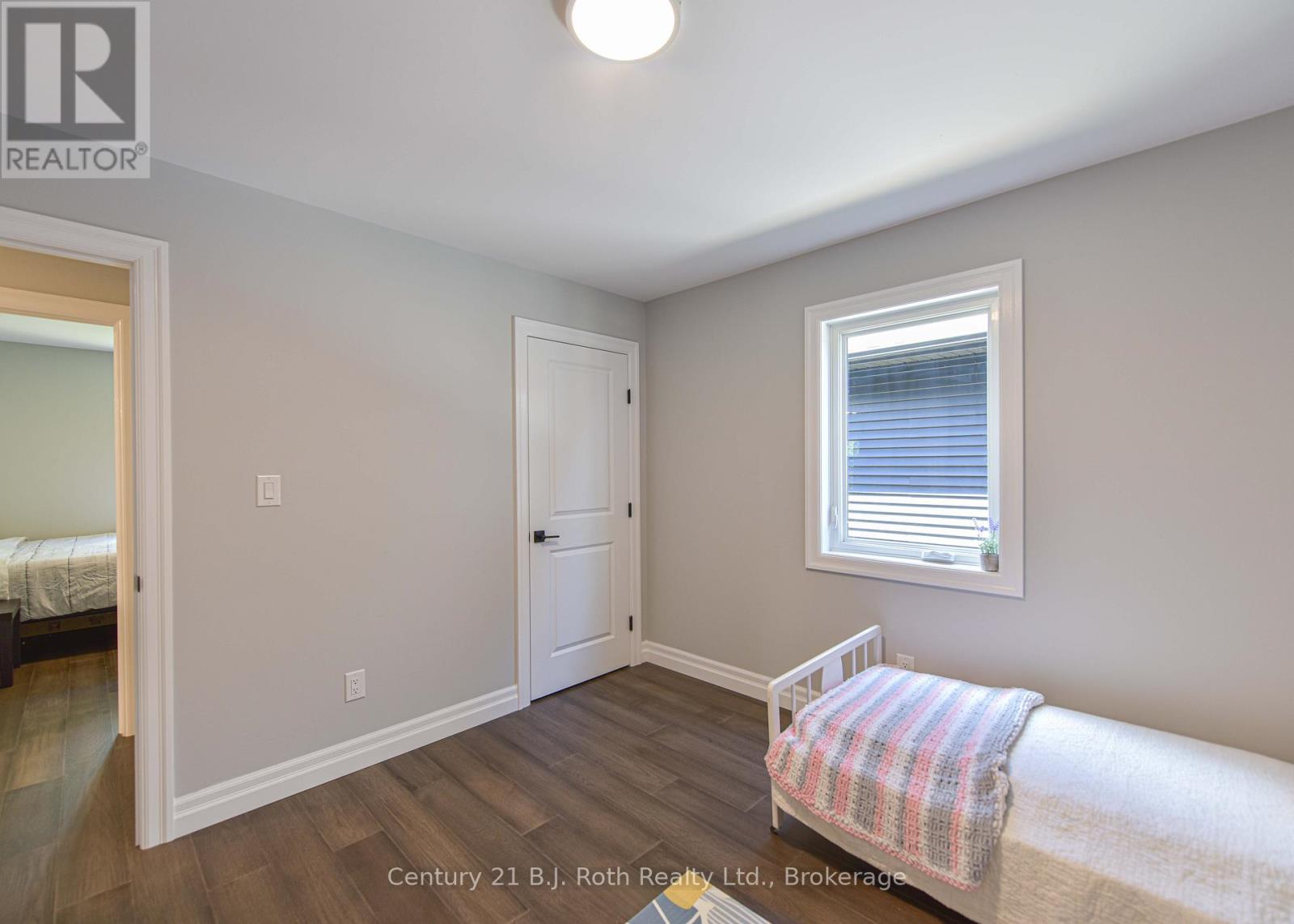 3324 Bramshott Avenue, Severn (West Shore), Ontario  L3V 0V9 - Photo 36 - S12673936