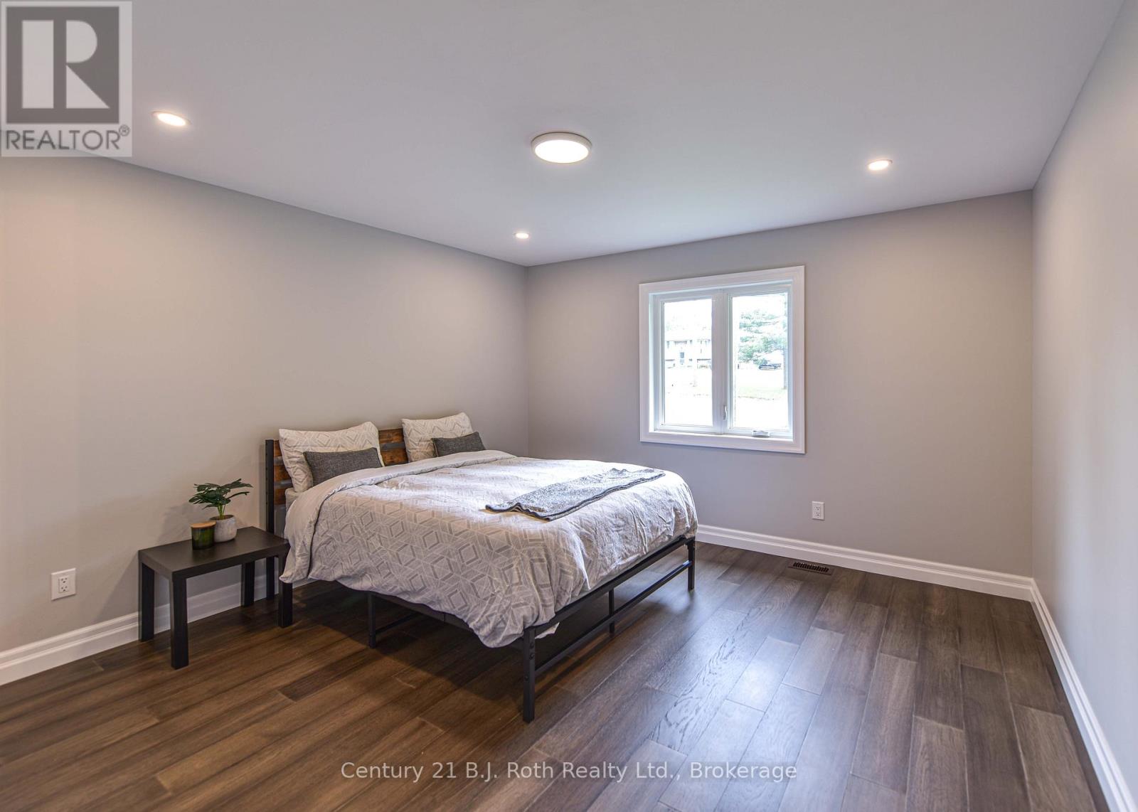 3324 Bramshott Avenue, Severn (West Shore), Ontario  L3V 0V9 - Photo 37 - S12673936