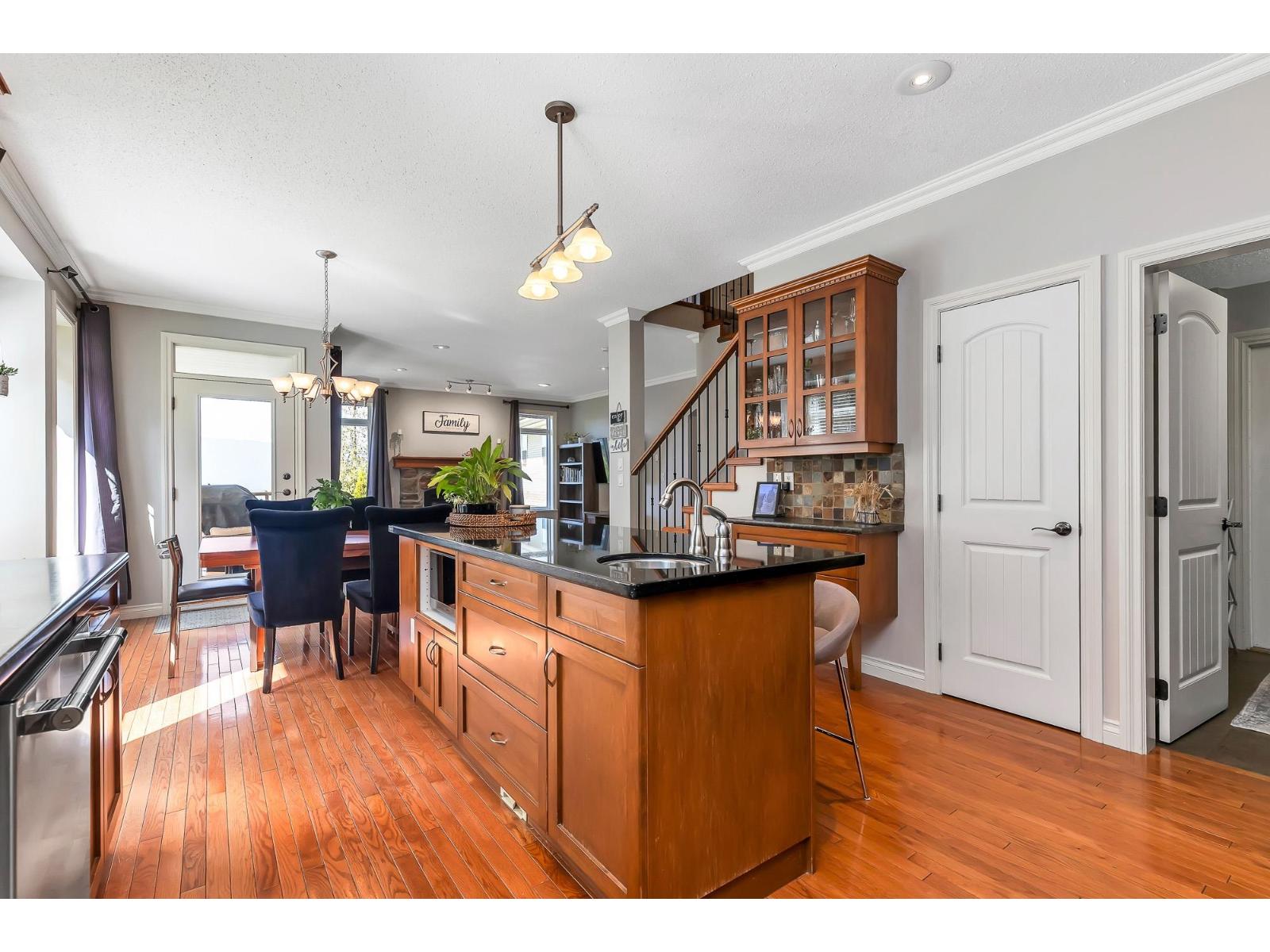 5637 Thom Creek Drive, Promontory, Chilliwack, British Columbia  V2R 5Z6 - Photo 8 - R3076563