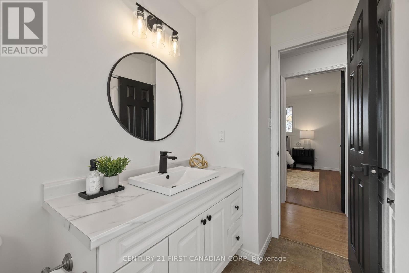 70986 B Line, South Huron, Ontario  N0M 1T0 - Photo 21 - X12673894