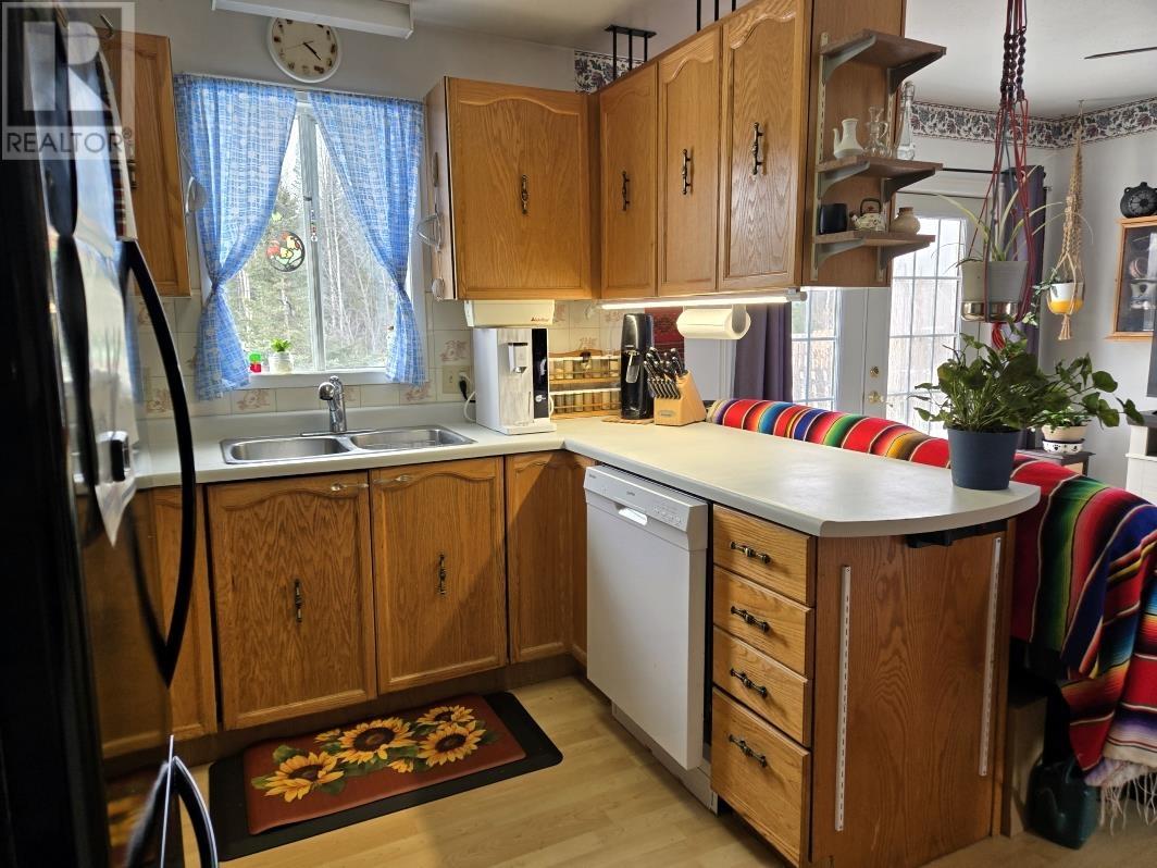 4 Fisher Ave, Manitouwadge, Ontario  P0T 2C0 - Photo 14 - TB250583