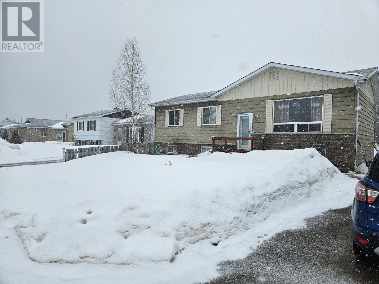 4 Fisher Ave, Manitouwadge, Ontario  P0T 2C0 - Photo 1 - TB250583