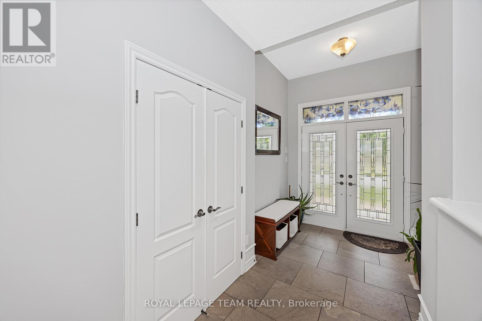 51 Bridle Crest Court, Ottawa, Ontario  K2M 0H5 - Photo 3 - X12673892